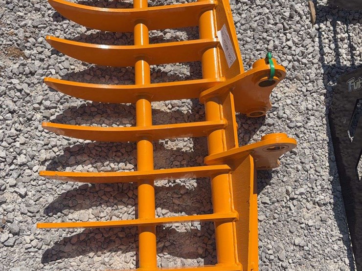 caterpillar-305-image-1