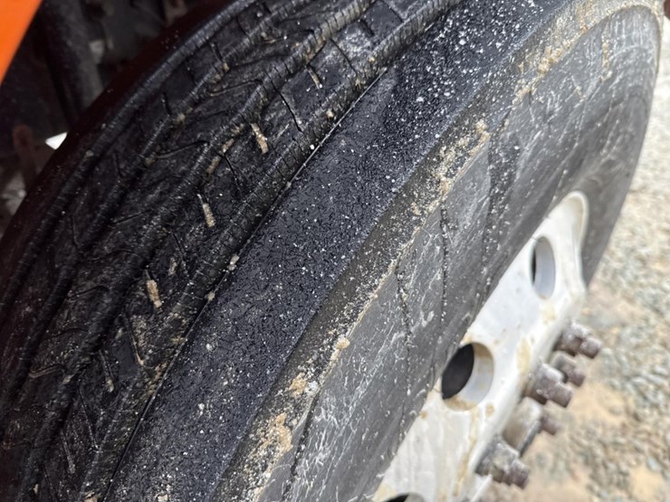 2016-massey-ferguson-8-image-53