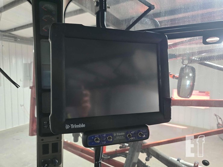 case-ih-patriot-3330-image-23