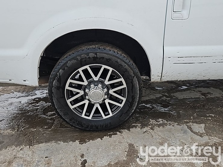 2004-ford-excursion-image-7