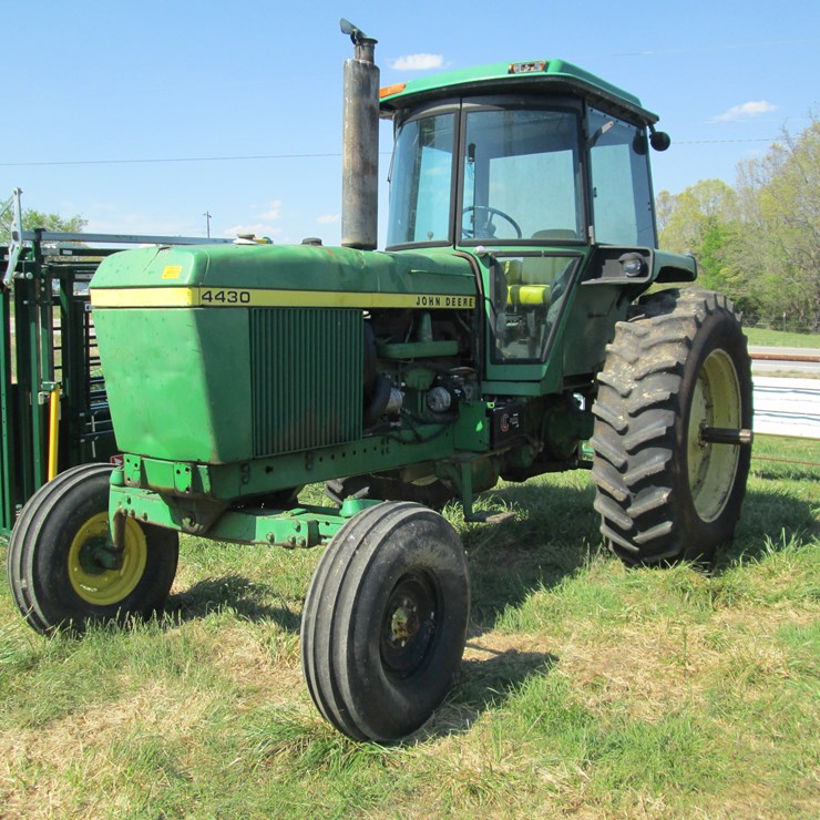 1977 JOHN DEERE 4430