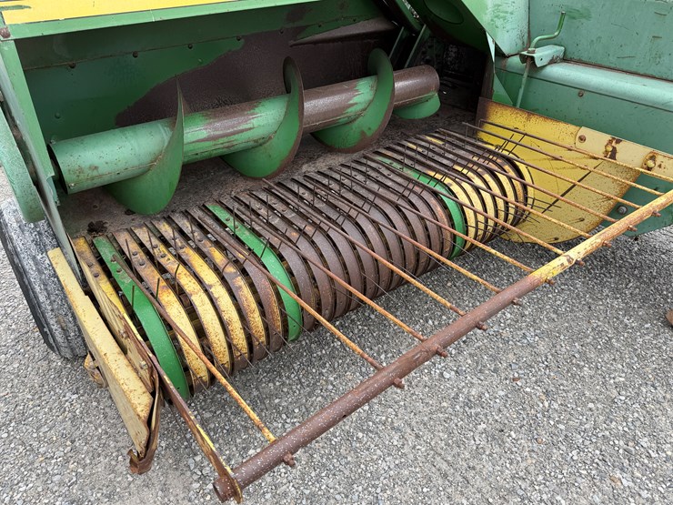 john-deere-337-image-3