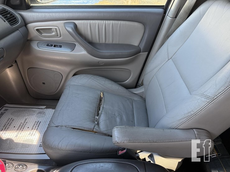 2009-toyota-sequoia-image-6