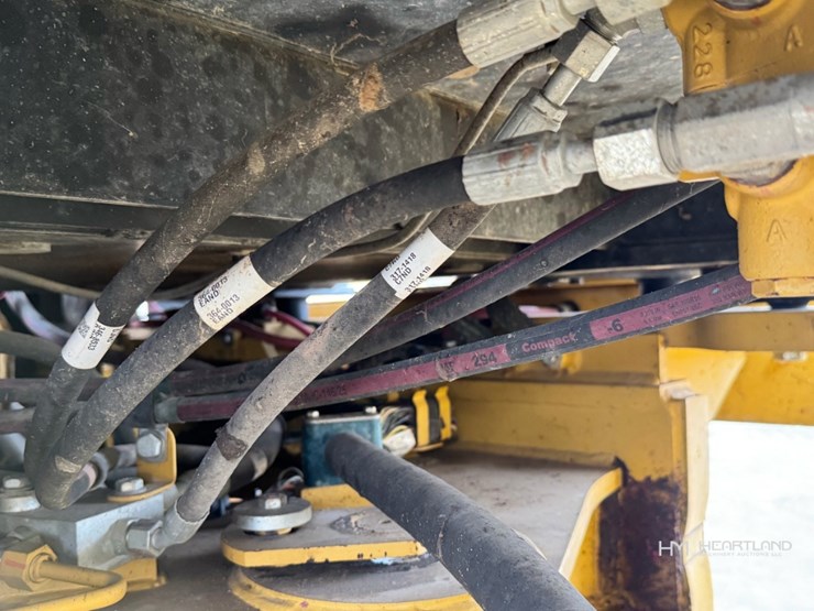 2012-caterpillar-966k-image-57