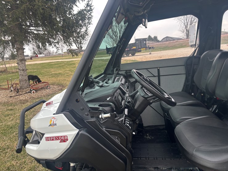 #2311-•-2023-can-am-hd-9-defender-xt-4x4-utv-image-40