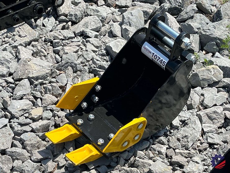 unused-2026-ce-8"-toothed-bucket-image-1