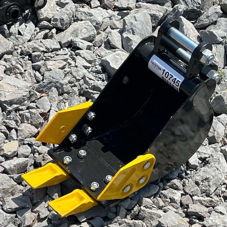 Unused 2026 CE 8" Toothed Bucket