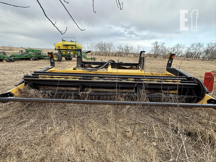 new-holland-tv140-image-50