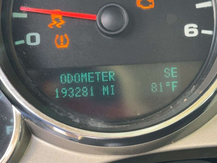 2013-chevrolet-silverado-1500-image-19