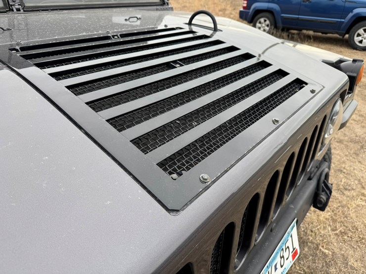 #2246-•-2001-american-general-4x4-hummer-image-26