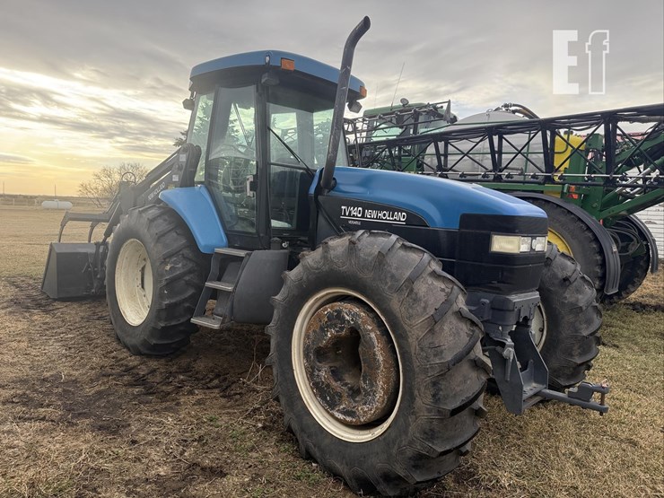 new-holland-tv140-image-9