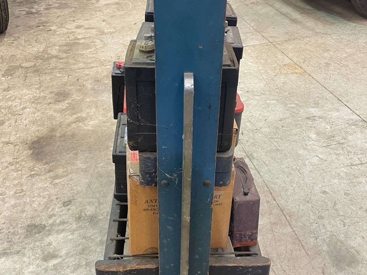 ford-battery-display-rack-image-3