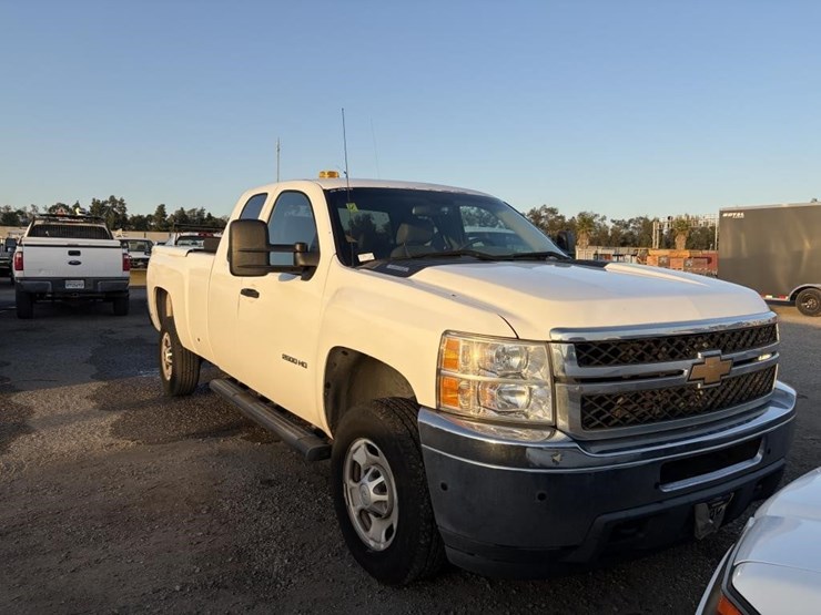 2013-chevrolet-2500-image-4