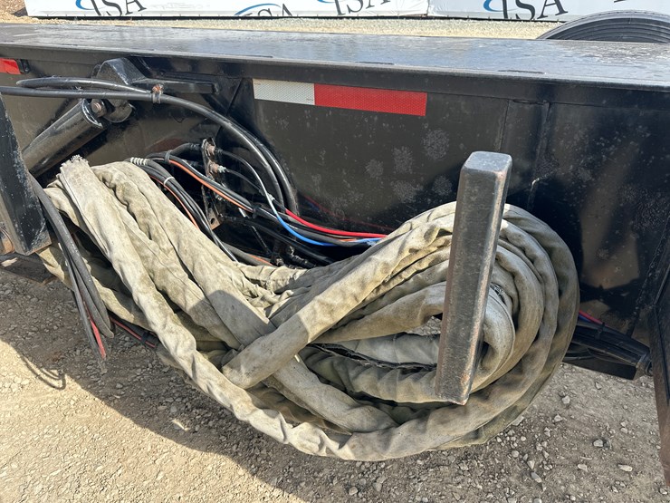 2010-massey-ferguson-8-image-61