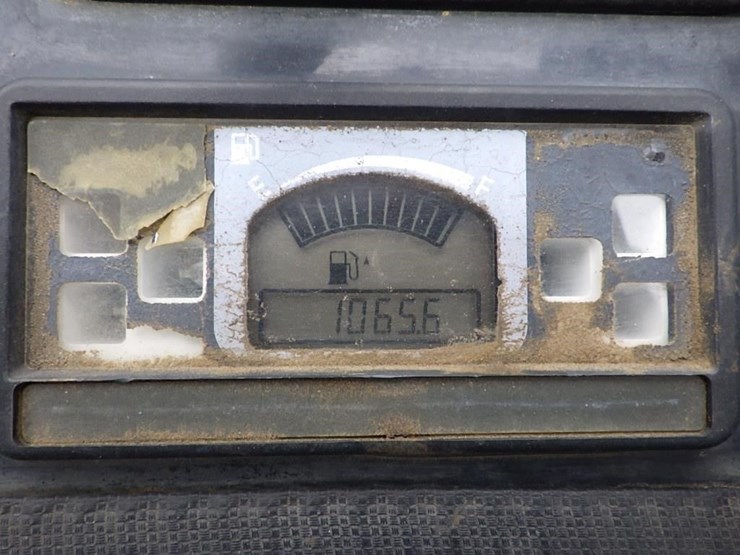 2020-deere-26g-image-42