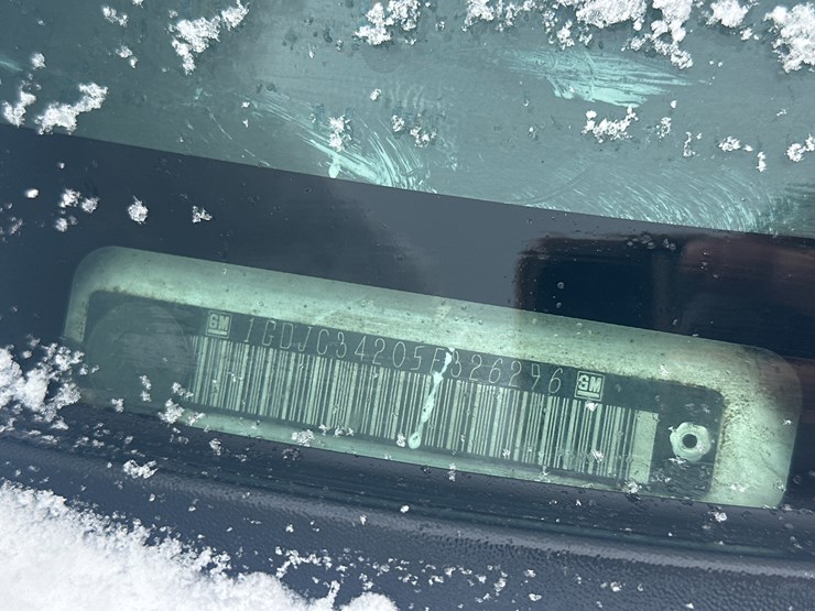 2005-gmc-3500-image-59