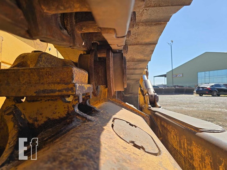 2008-deere-750j-image-35