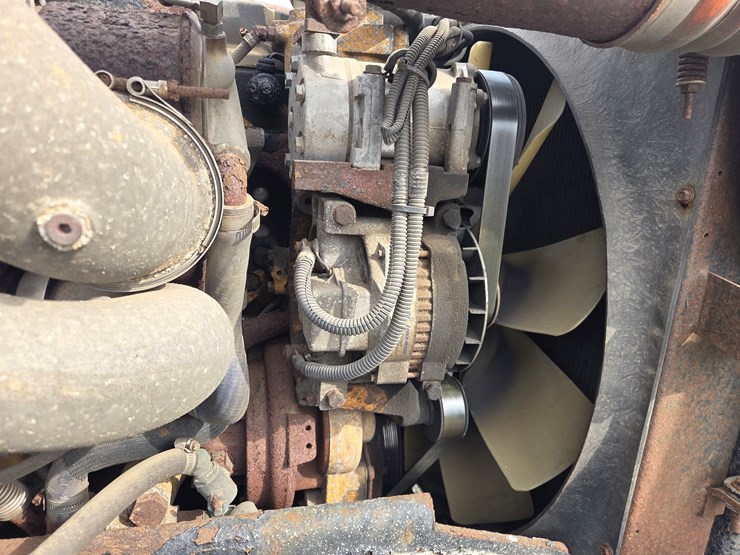 2007-peterbilt-579-image-51