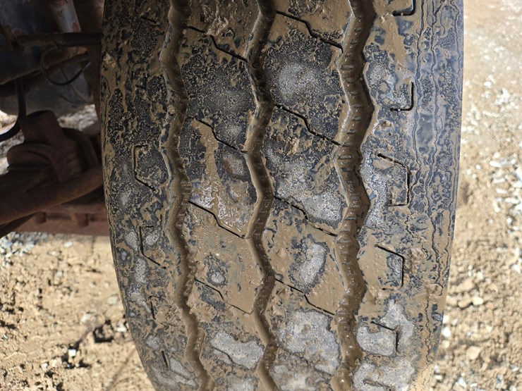 2014-massey-ferguson-8-image-62