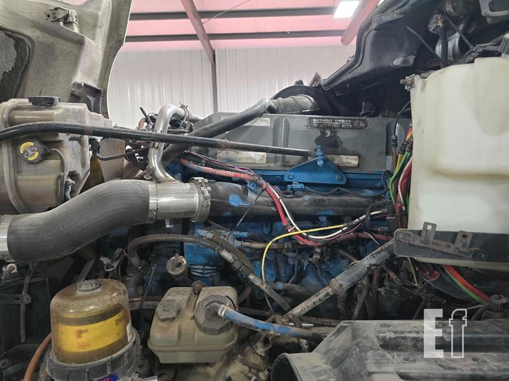 2009-freightliner-columbia-120-image-23