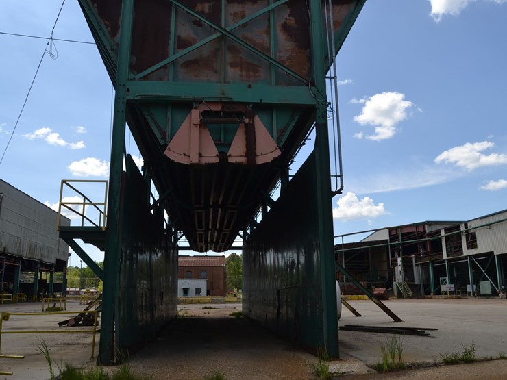 approx-120-unit-4-section-chip-bin-w/-15hp-hydralic-power-pack-w/-steps-&-catwalk-image-10