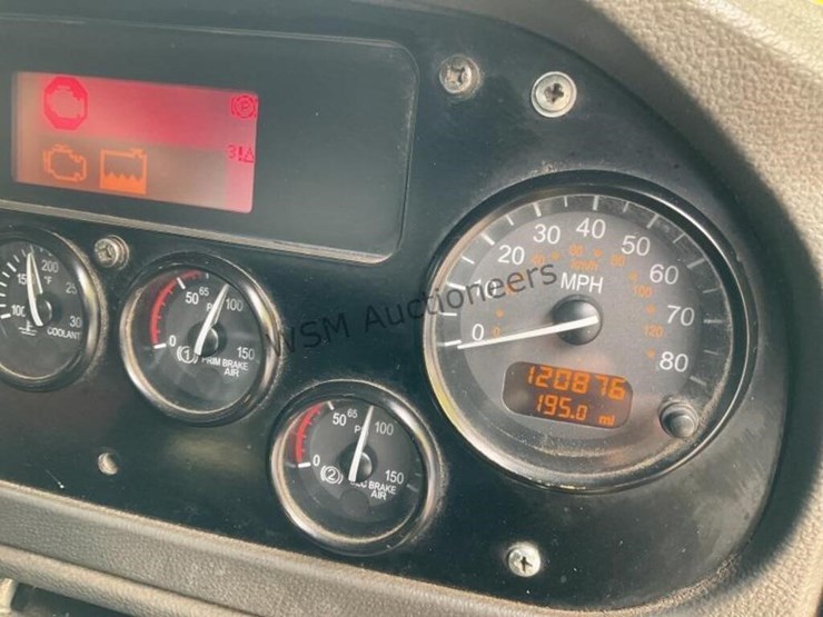 2018-peterbilt-520-image-25