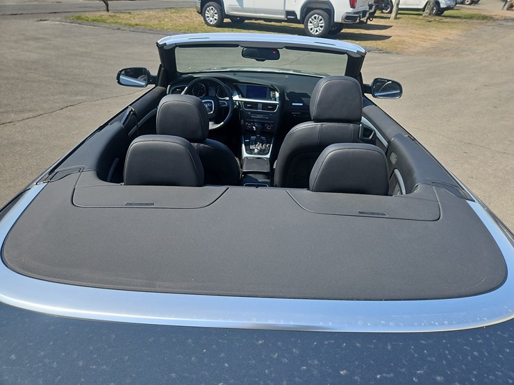 2011-audi-a5-quattro-2-door-convertible-image-23