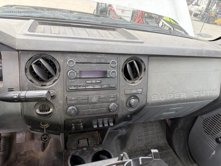 2011-ford-f550-image-14