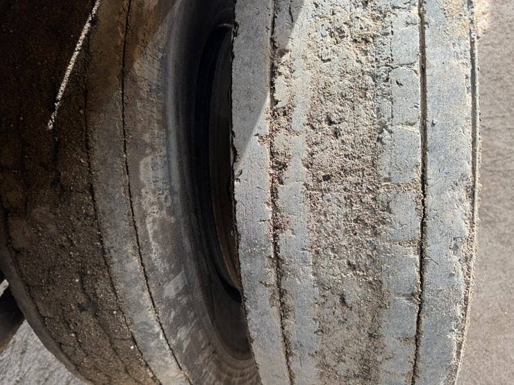 1977-ford-8000-image-42