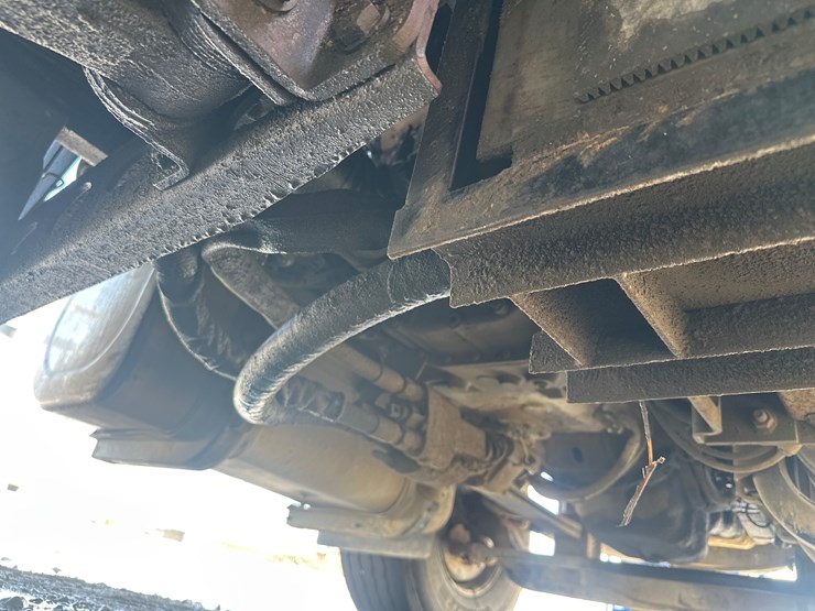 2012-international-7600-image-56