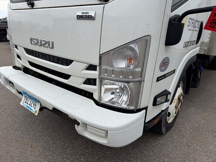 2019-isuzu-nrr-image-9