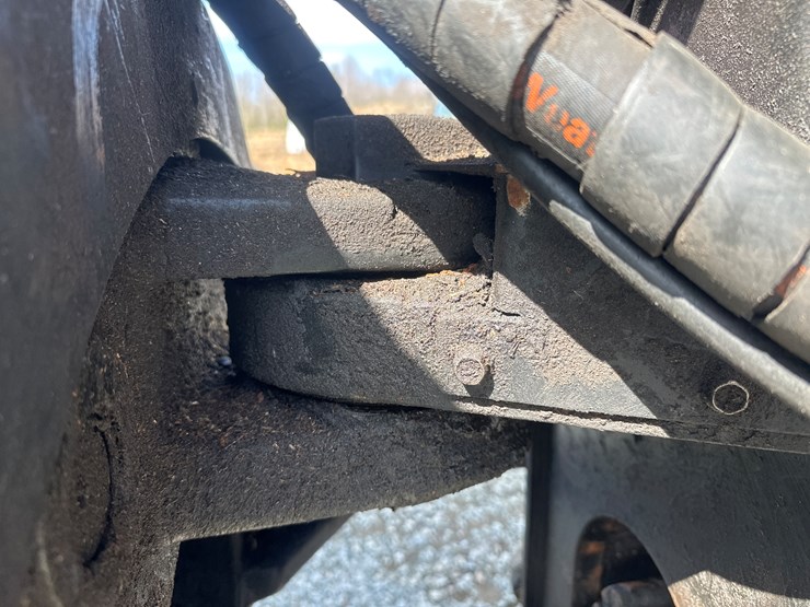 deere-1110e-image-27