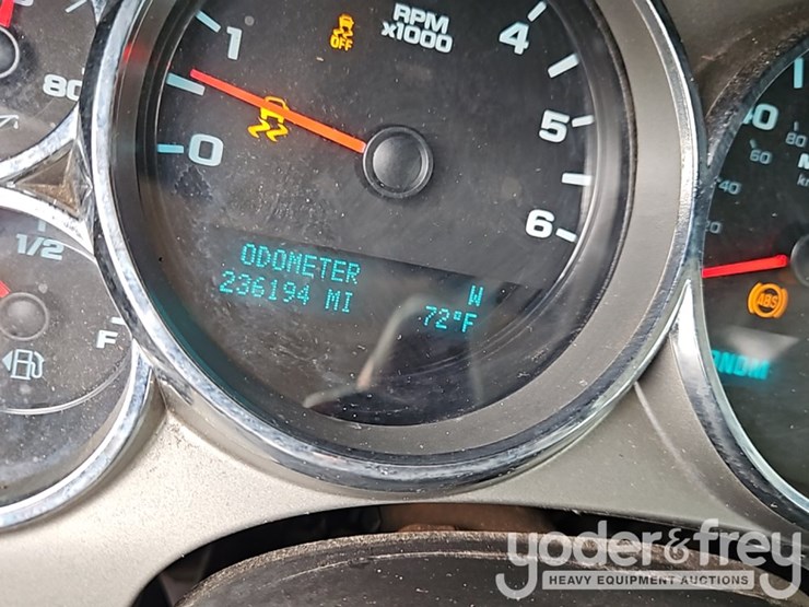 2013-chevrolet-silverado-1500-image-25