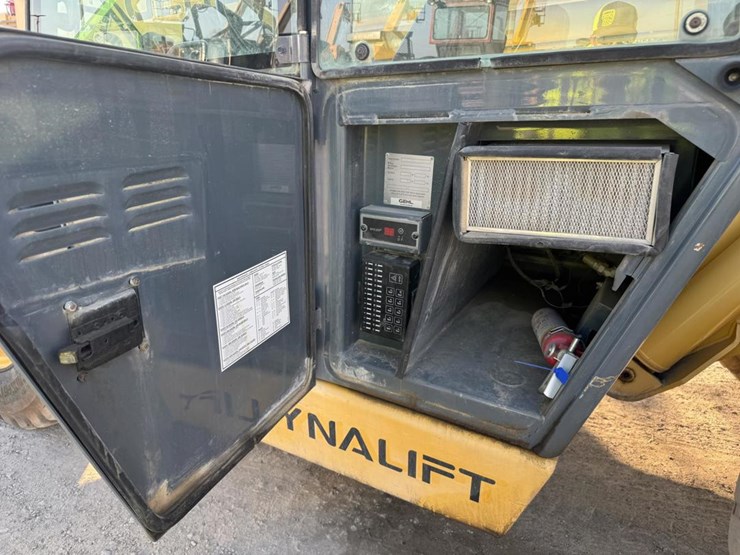 2013-gehl-dl11-image-53