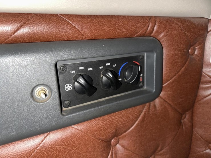 2009-massey-ferguson-8-image-38