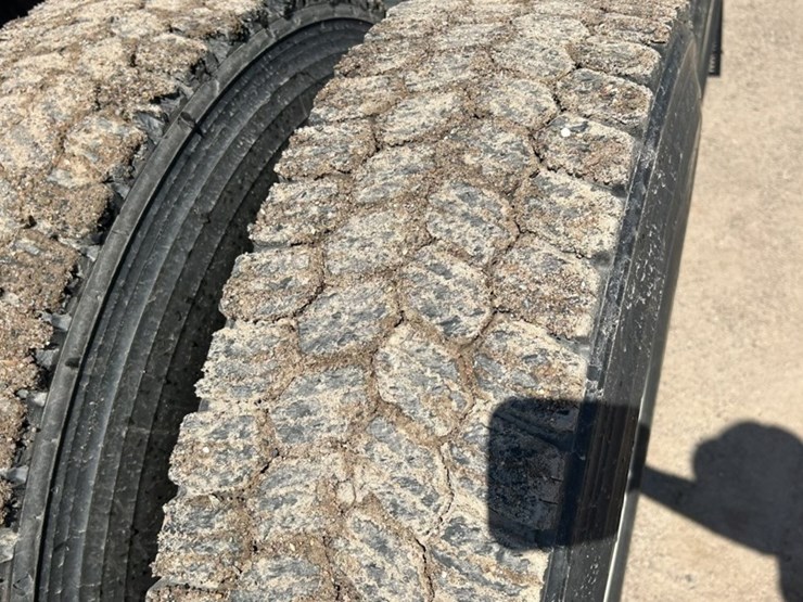 #1114-•-2005-western-star-tri-axle-heavy-haul-truck-tractor-image-80