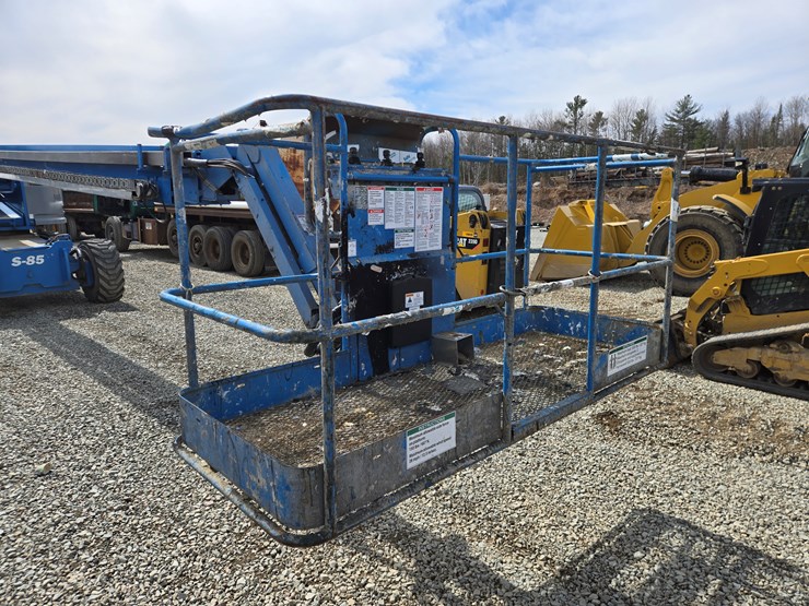 2007-genie-s85-image-11