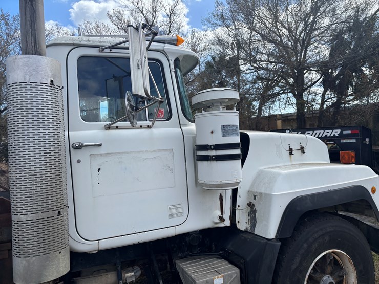 1999-mack-rd600-image-17