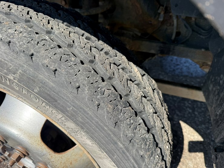 #1064-•-2015-ram-5500-heavy-duty-service-truck-image-39