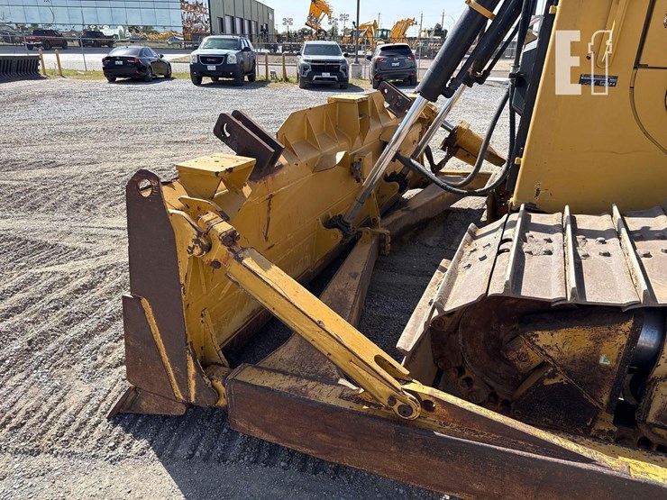 2016-caterpillar-d6t-lgp-image-10