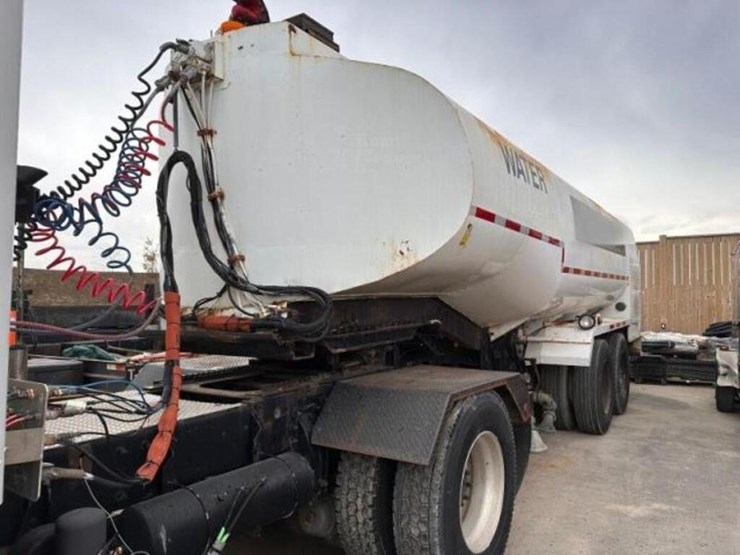 2008-peterbilt-335-image-5