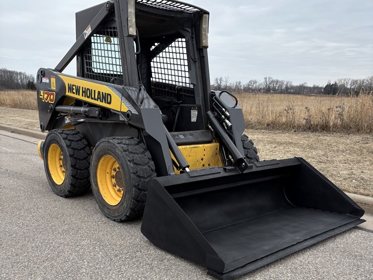 new-holland-l170-image-1