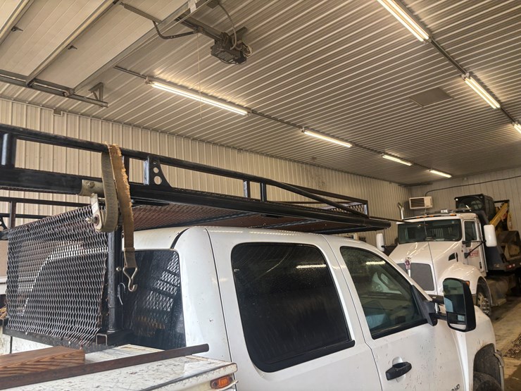 2013-chevrolet-3500-image-59