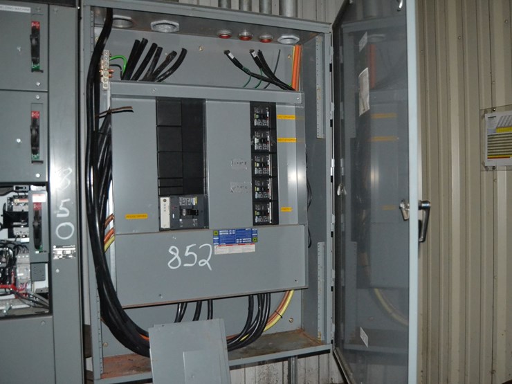 square-d-800-amp-panel-board-(located-at-stacker)-image-1
