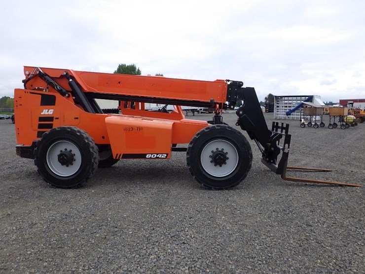2018-jlg-8042-image-4