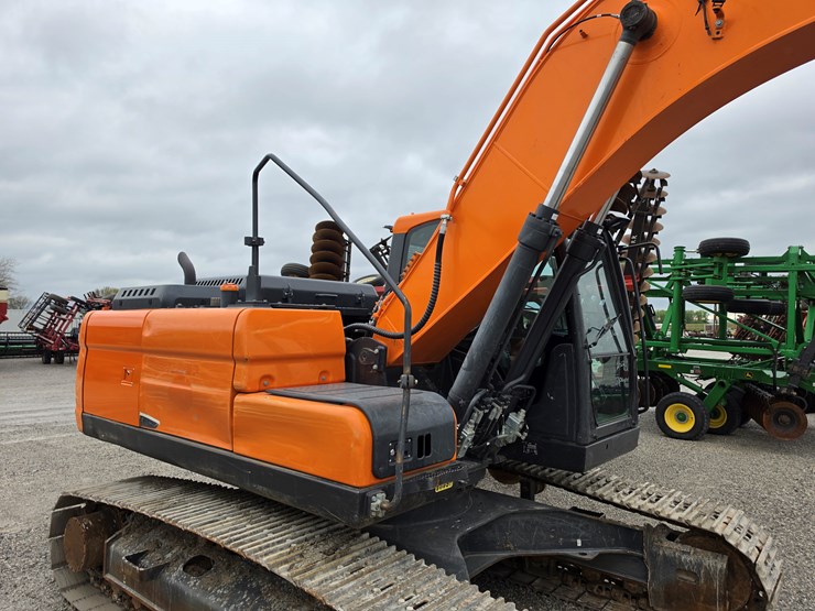 2022-doosan-dx225-lc-image-21