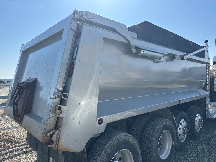 2014-kenworth-t800-image-76