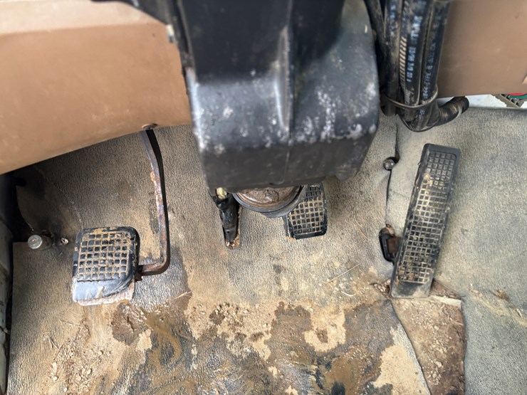 1997-ford-lt8000-image-46