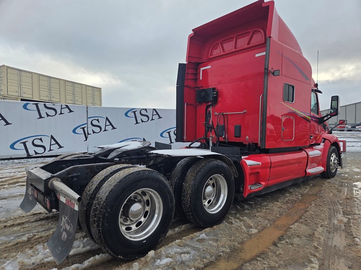 peterbilt-579-image-5