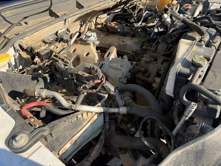 2012-ford-f550-xl-image-11